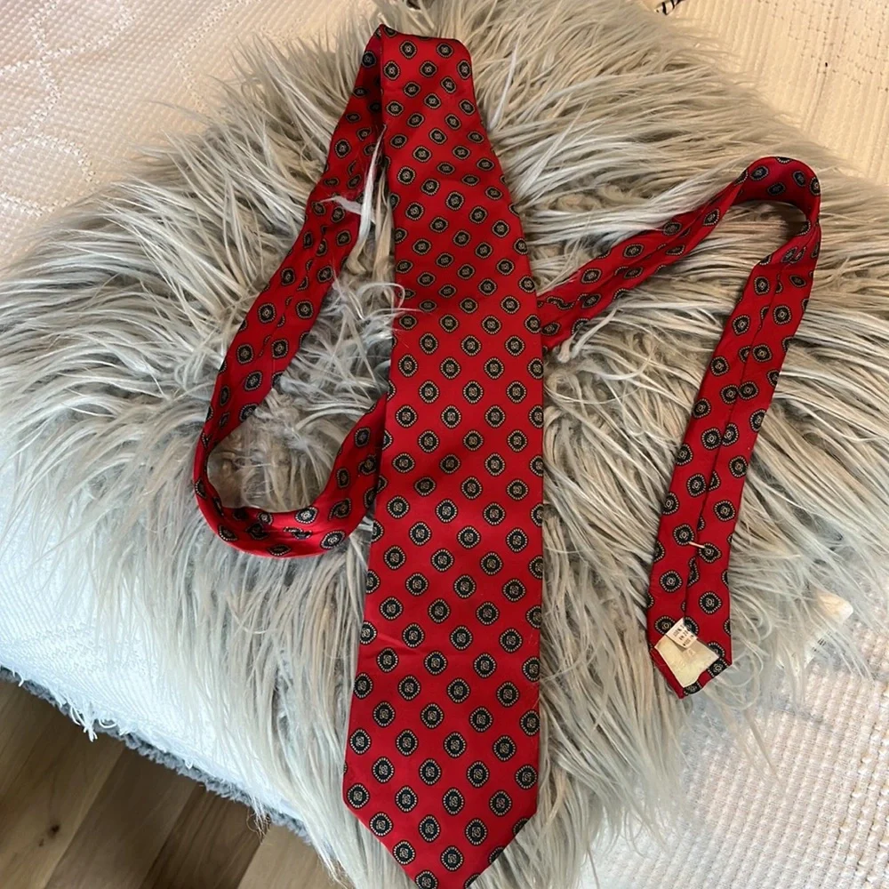 Pierre Cardin tie red silk